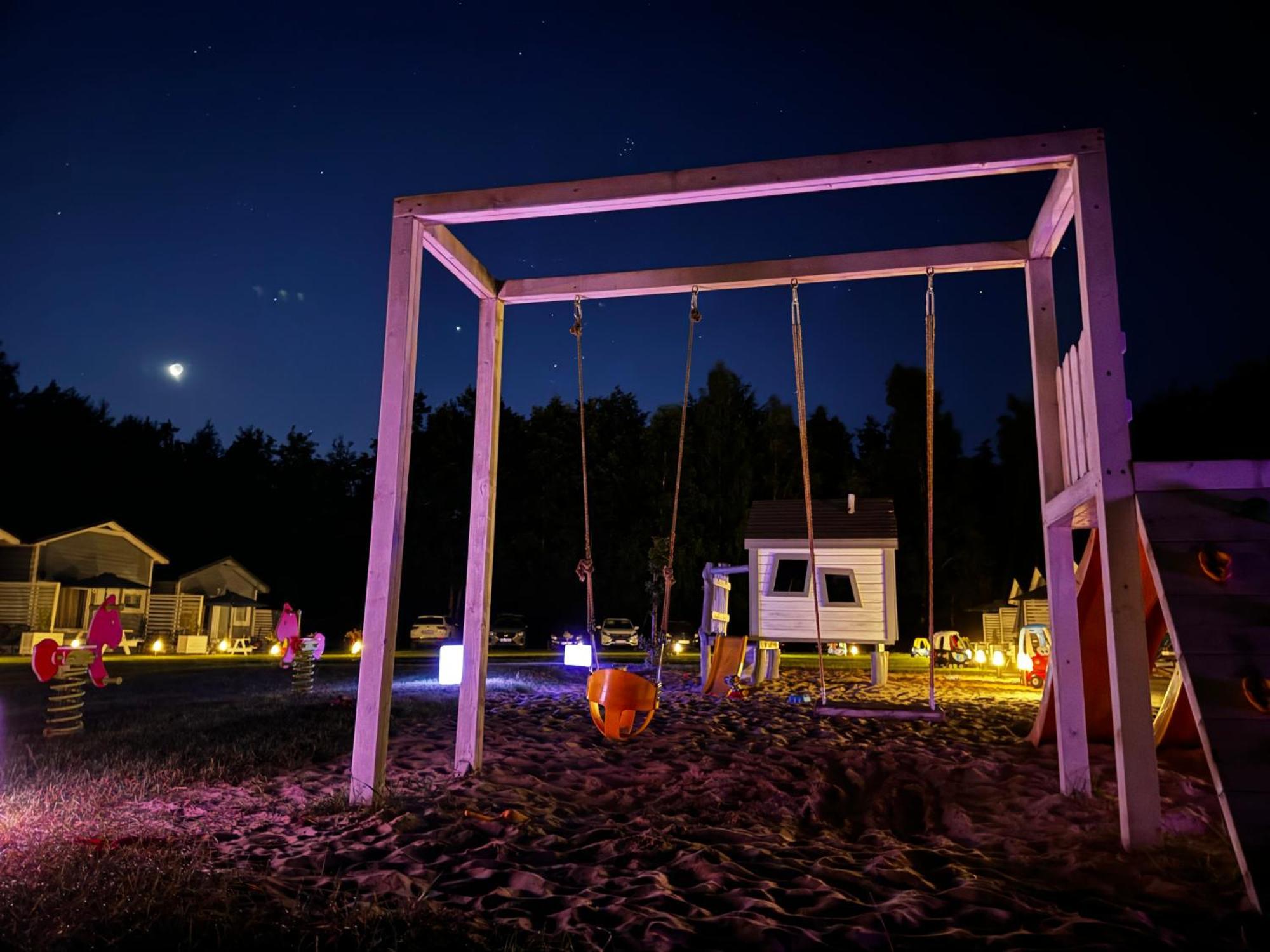 Lumi Resort Domki Letniskowe Z Podgrzewanym Basenem Rewal Eksteriør billede